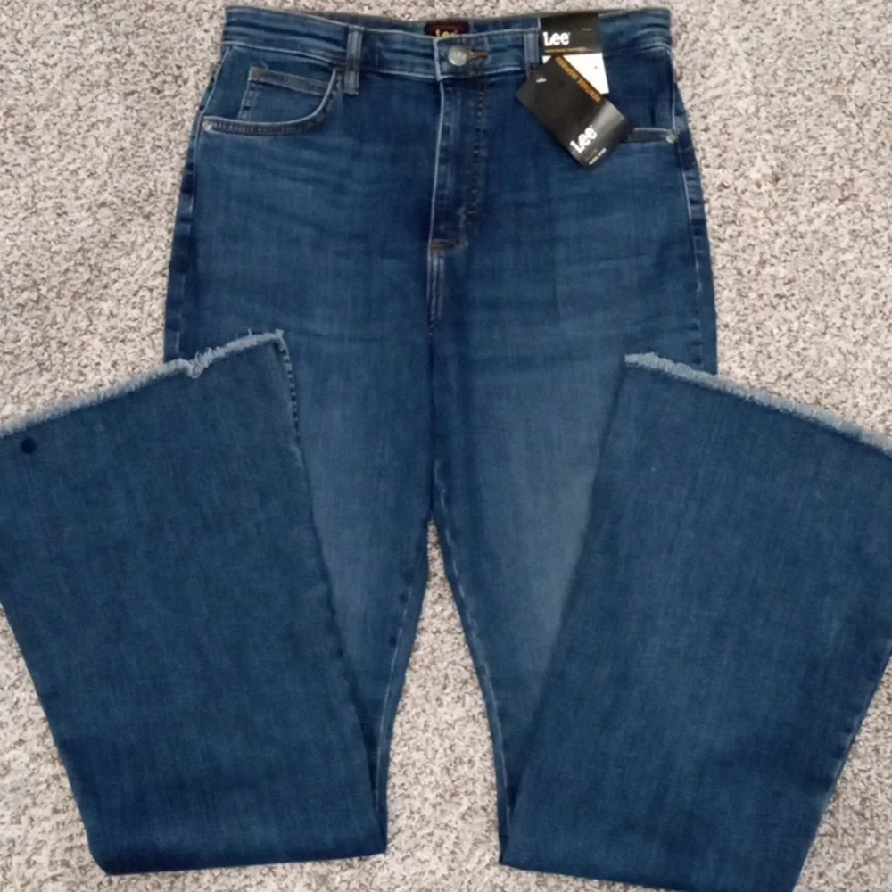 Lee Heritage High Rise Jeans - Picture 10 of 13